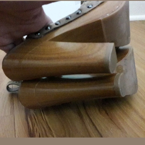 Jessica Simpson Open Toe w/ Bow Platform Sandals - Picture 6 of 8